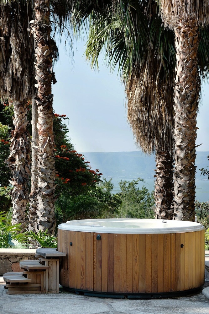 ANANA Rancho San Rafael 3 Bedrooms Hill