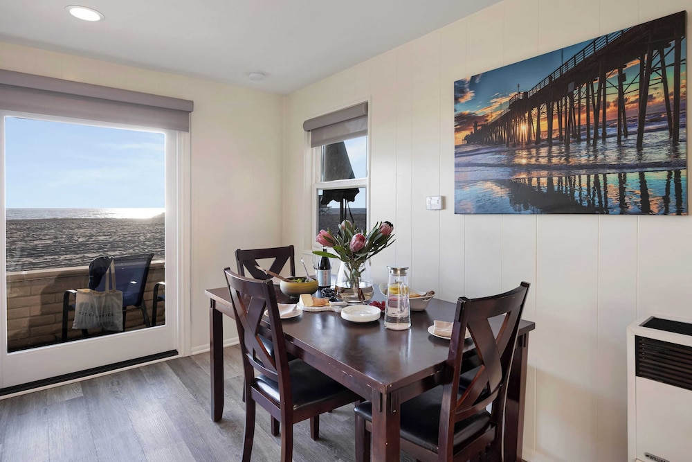 Balboa Breeze by Avantstay Beachfront Retreat + Ocean View