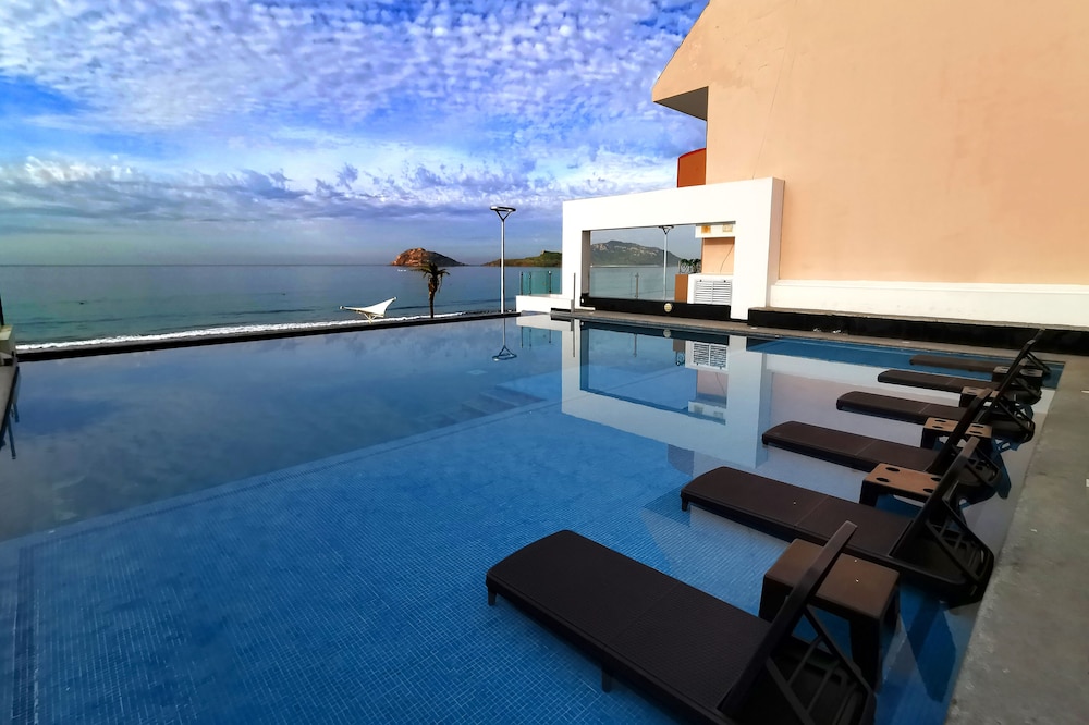 Hotel Coral Island Beach View Hotel