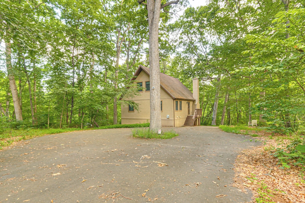 11 Mi to Gettysburg: Serene Home in Fairfield