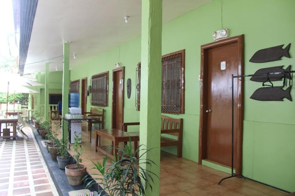 Coron Village Lodge