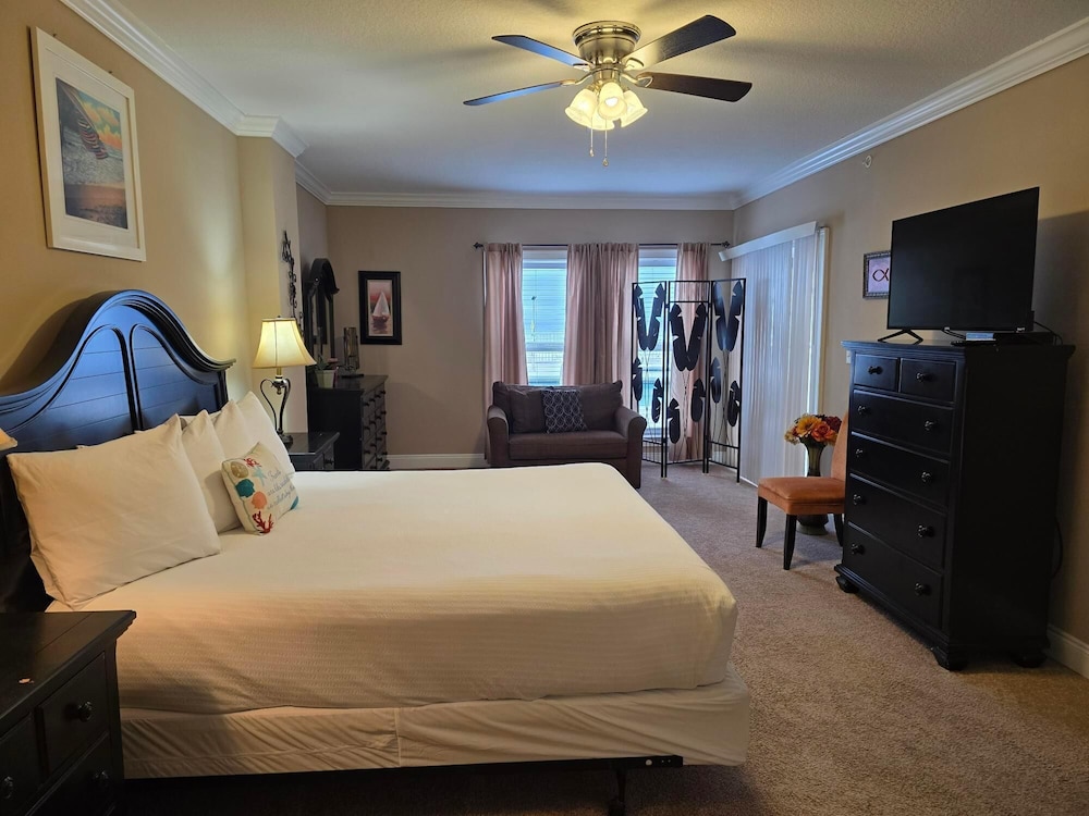 Paradise Shores 105