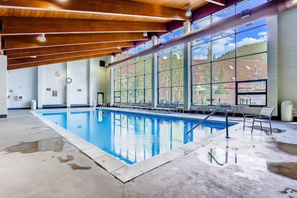 1-Bedroom plus Loft at The Pines with Forest Views, No Cleaning Fees, Kids Ski Free 1 Condo