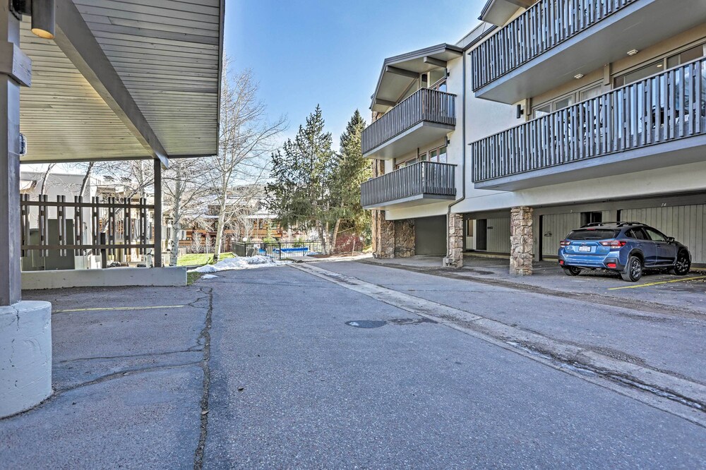 Cozy-luxe Colorado Condo Next to Base Village view 5