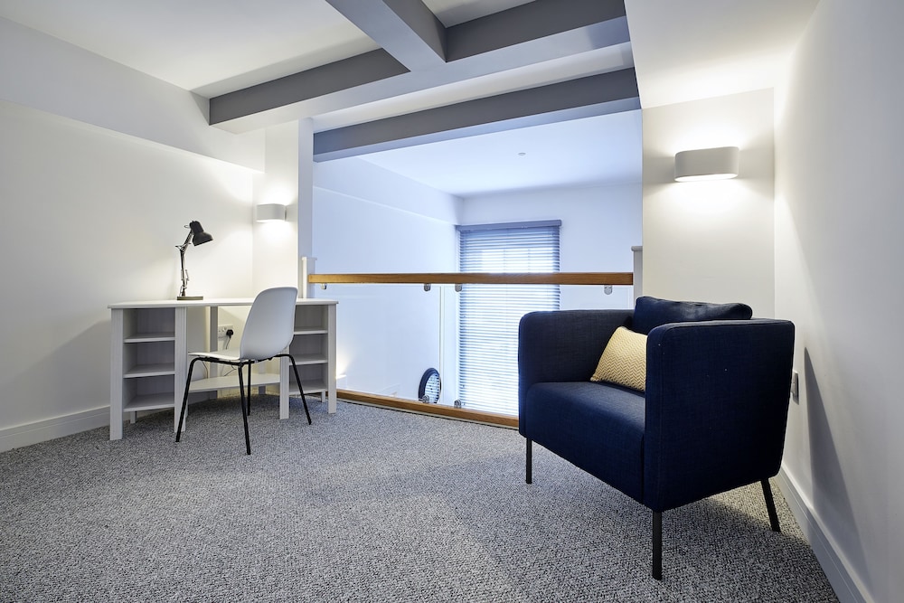 Burkhardt Hall by Viridian Apartments