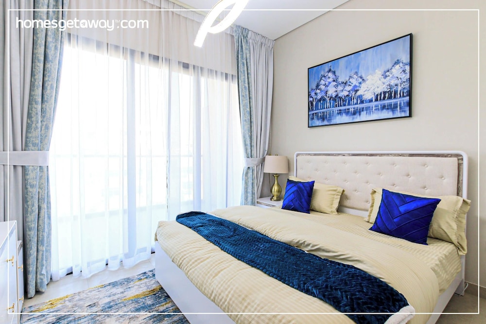 Spacious 2BR Apt Maids Elegance