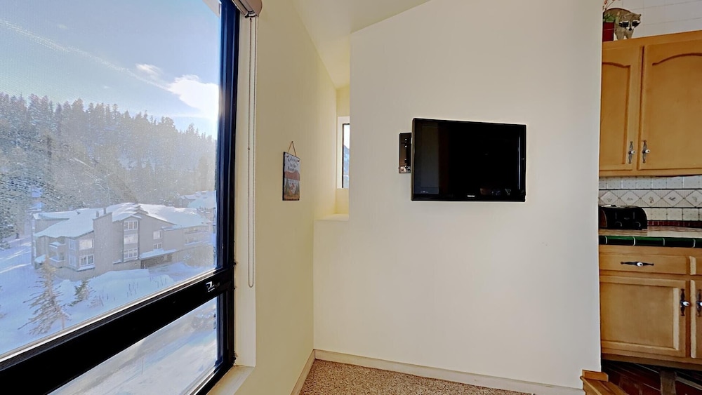 410 4 Bedroom Condo