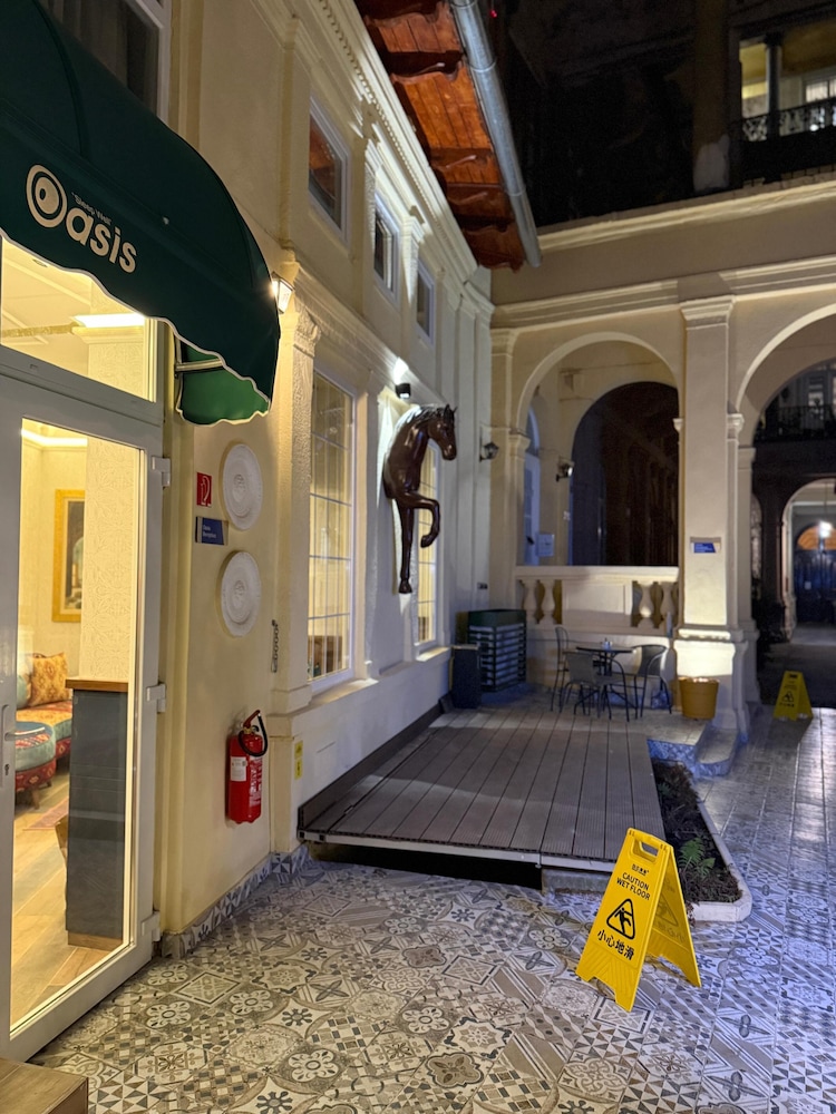 Oasis Inn Budapest