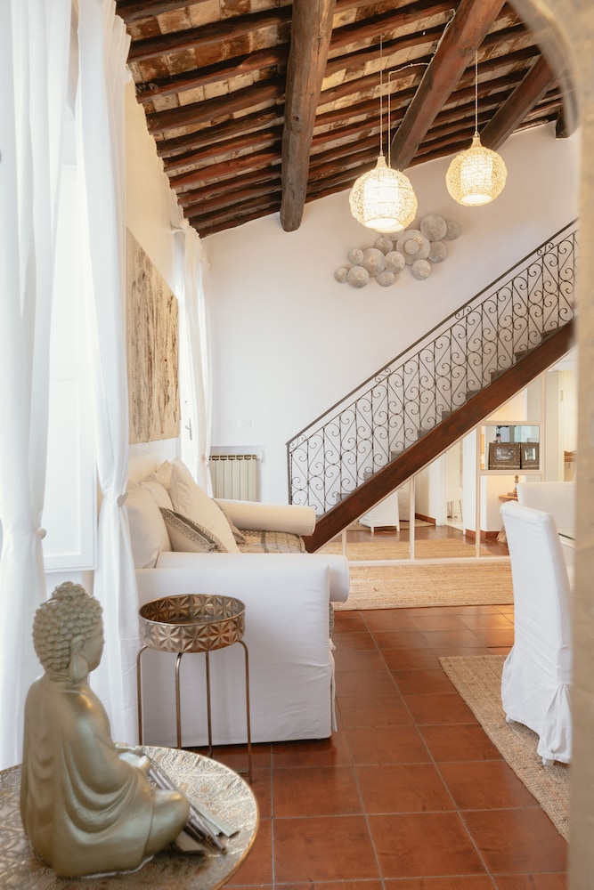 Navona Home