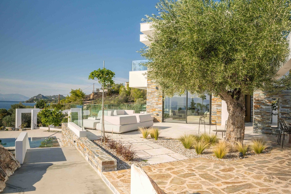 Elia Cove Luxury Villas & Residences view 5