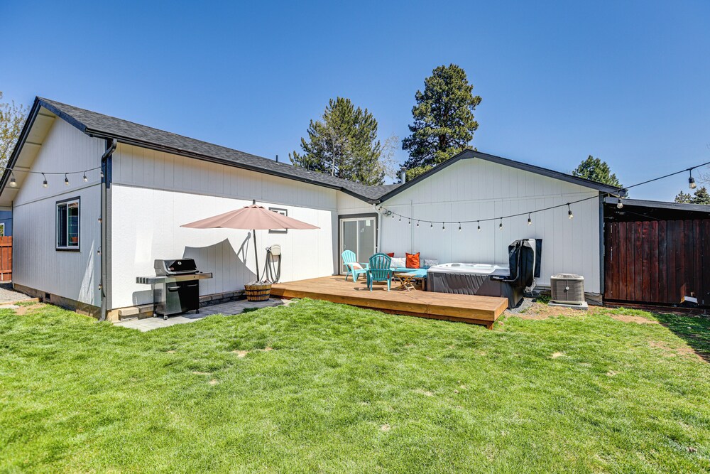 Family-friendly Home w/ Fire Pit in Bend!