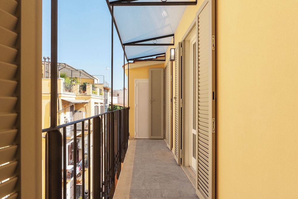 JOIVY Cavour 238 en Rome