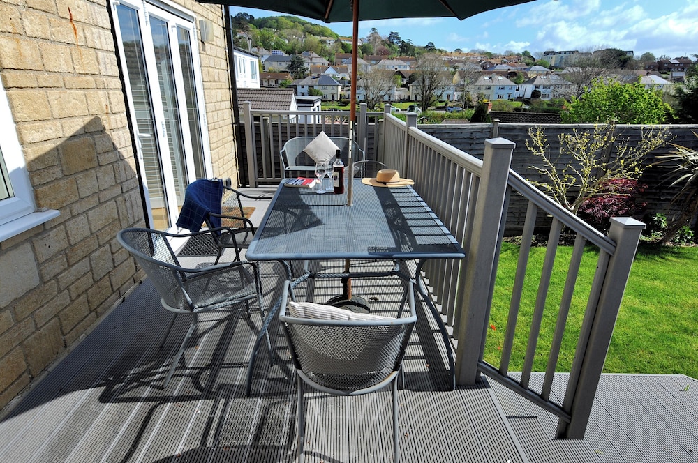 2 Studley Gardens