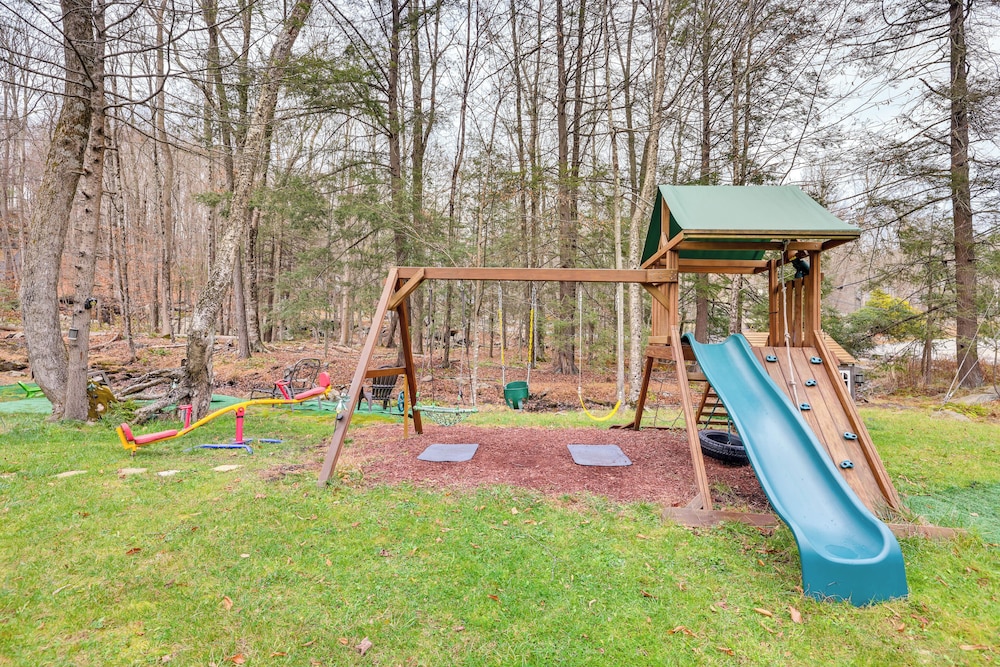 Family Friendly: Streamside Retreat in The Hideout