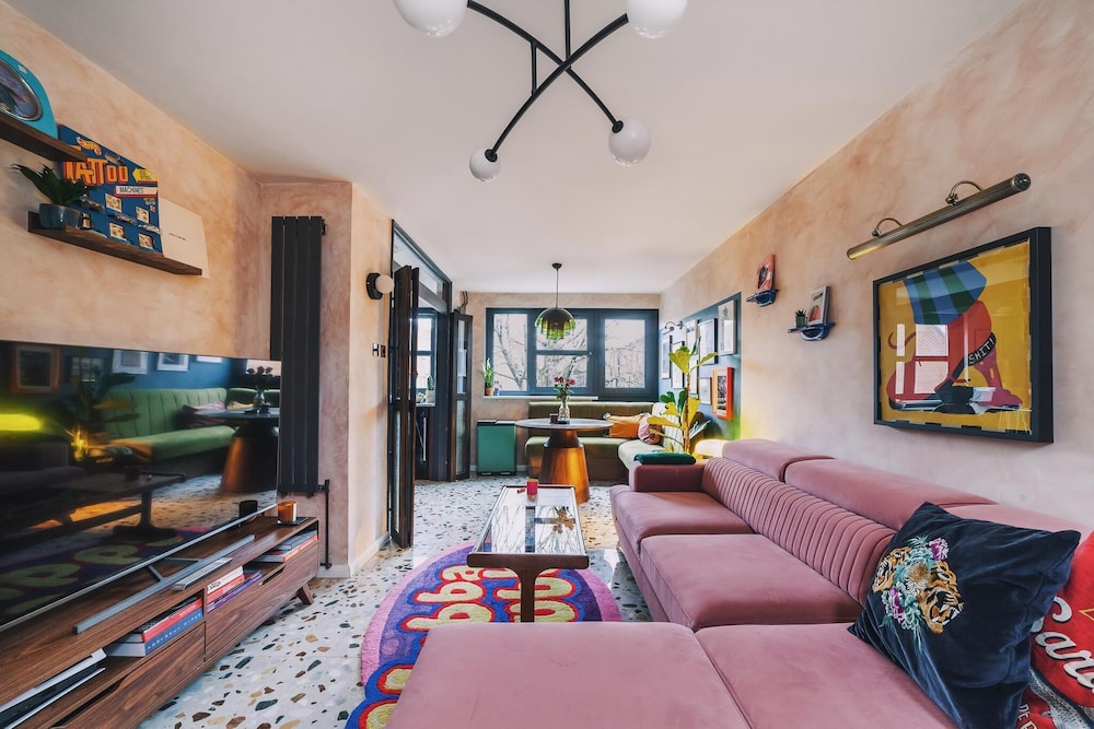 Peaceful & Unique Maisonette in Central London