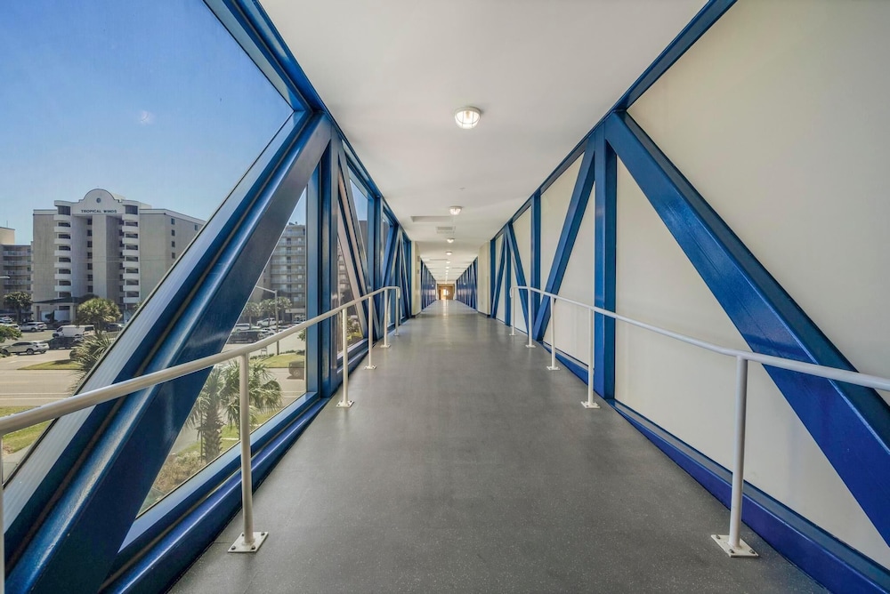 Crystal Tower 906
