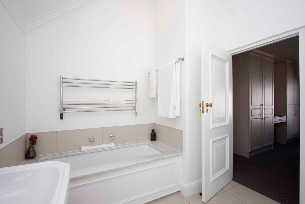 Winelands Golf Lodges at De Zalze