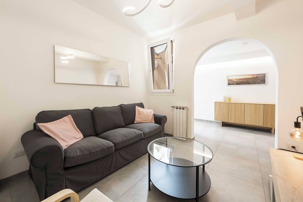 Brand new apartment in Florence by MMega