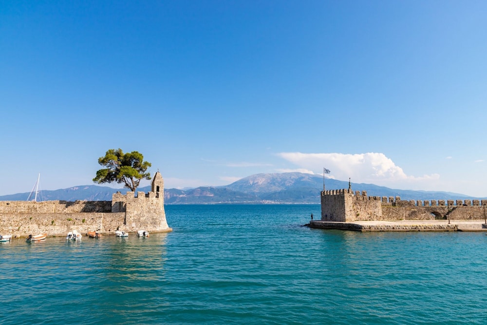 Nafpaktos Cozy Nest Homely Vibes Near the Beach