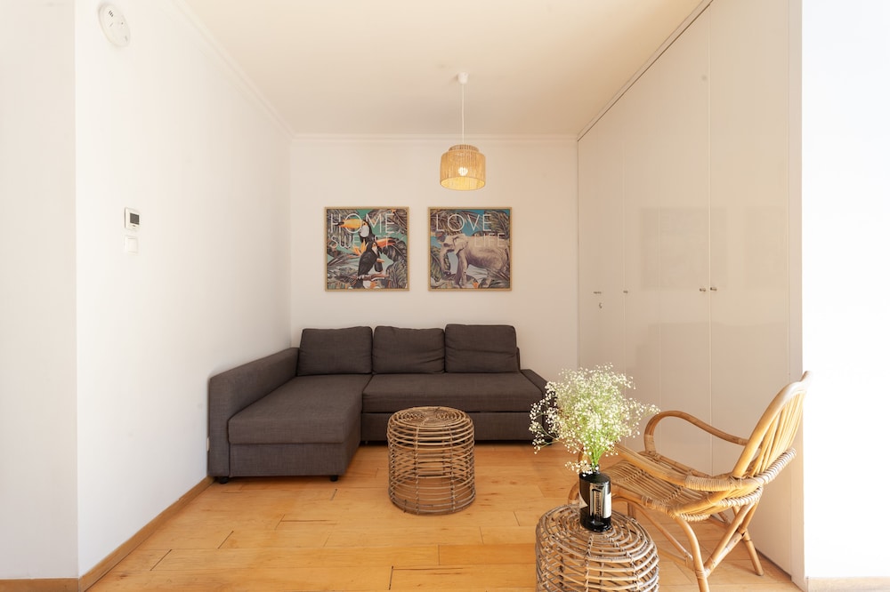 Liberty Penthouse Three-Bedroom Apartment - by LU Holidays