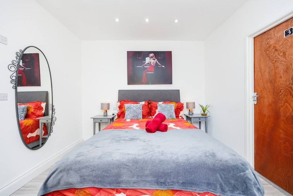 3 Bed 3 Bathroom Flat in Kensington A