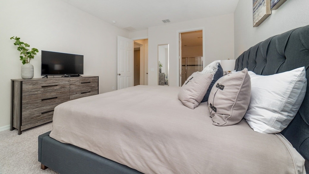 Solara Resort 5 Bedroom Home with Pool+Spa 5 Home