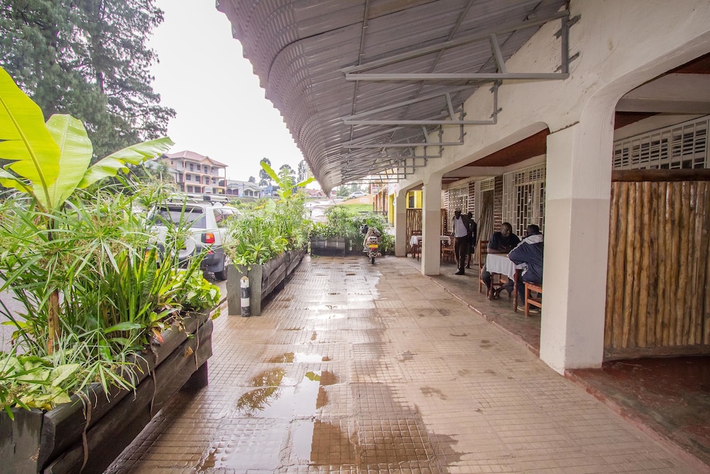 Sabinyo Guest House