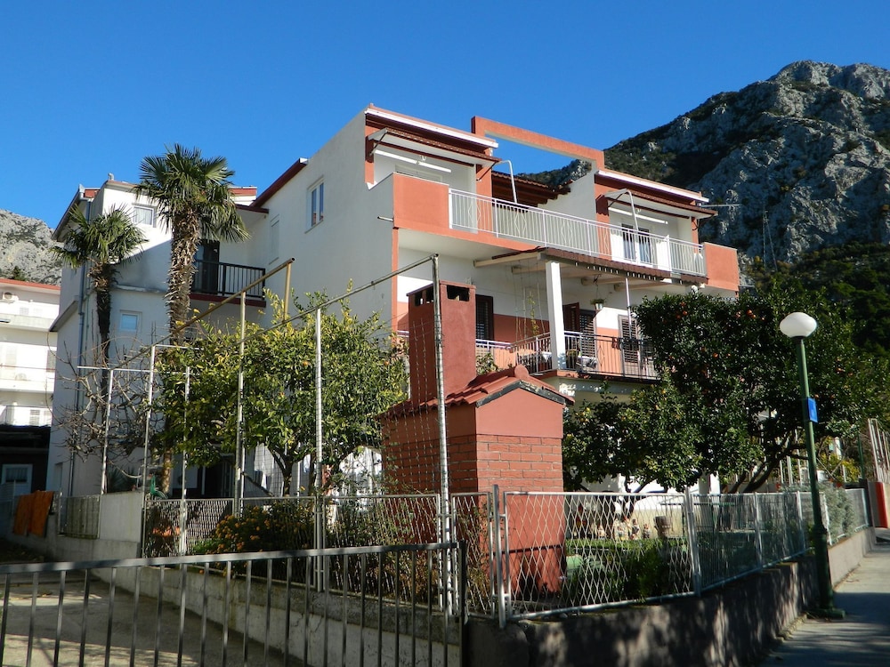 Photo 9