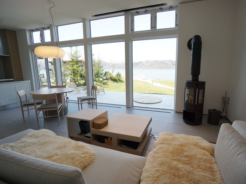 Sansui Lakeside Villa