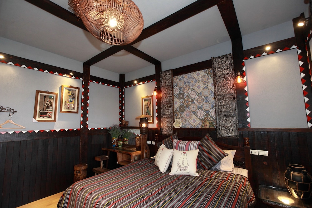 Bear Forest Retro B&B