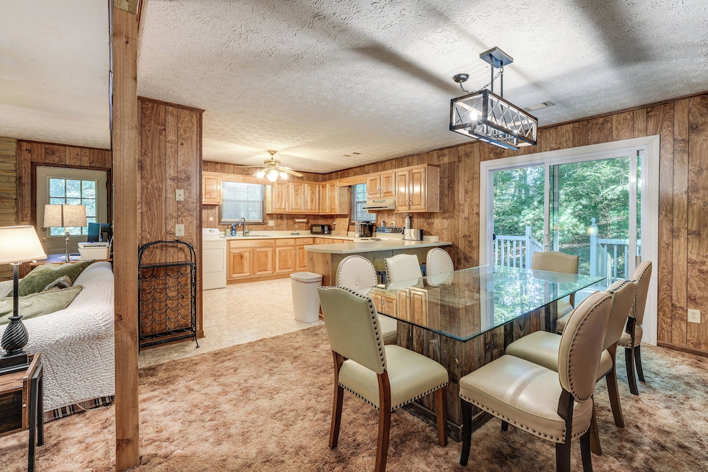 Hiwassee River Gem w/ Huge Decks: Great for Groups