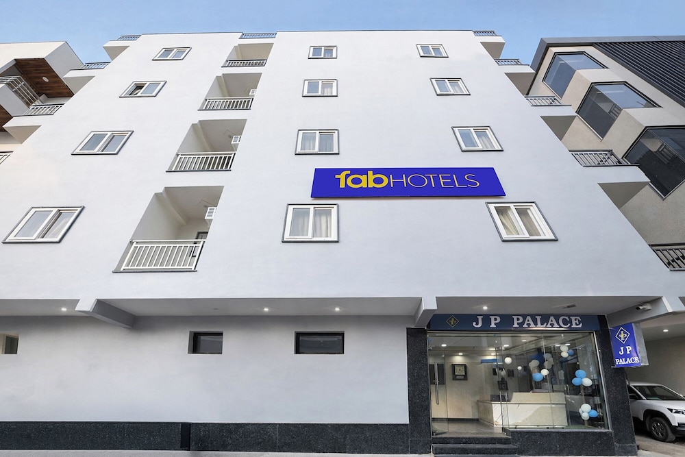 Fabhotel Jp Palace