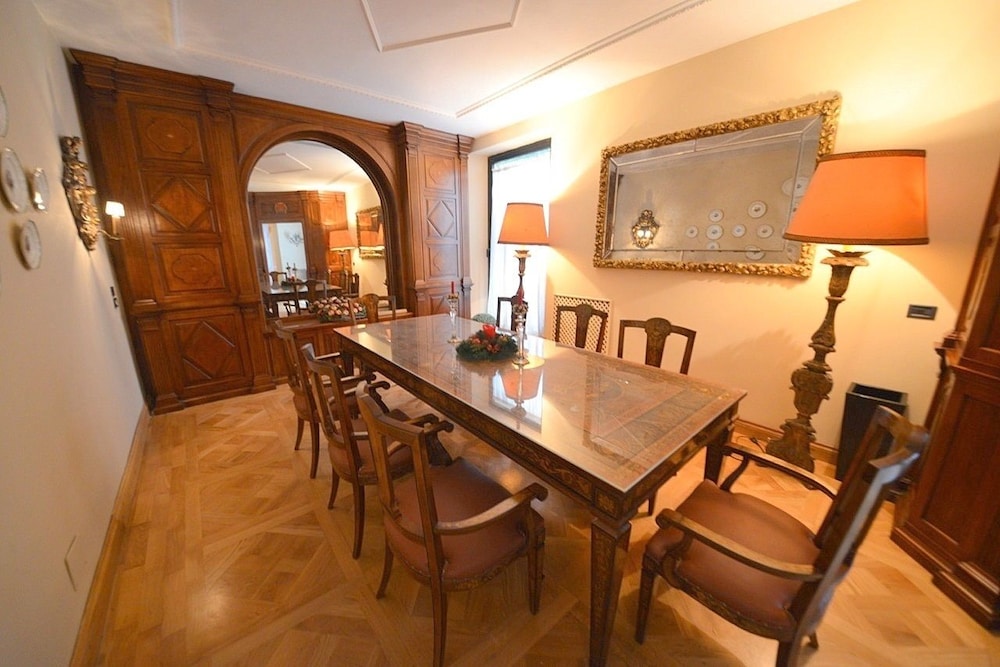 Prestigious Apartment Via Giulia
