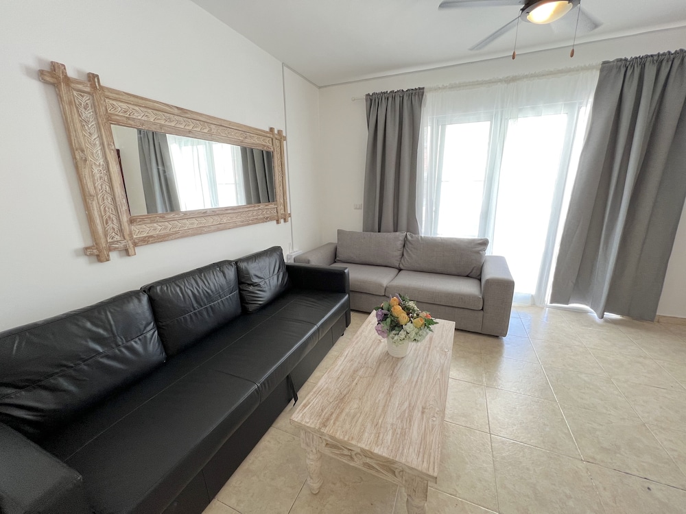 Los Corales Tropical Beach Resort & SPA
