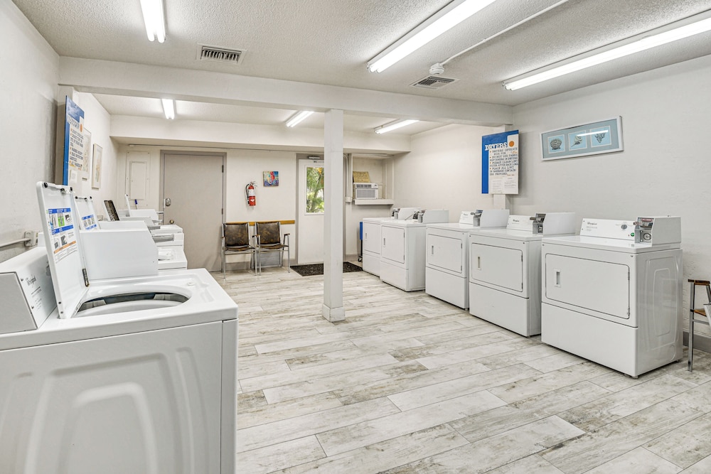 < 1/2 Mi to Coast: New Smyrna Beach Getaway