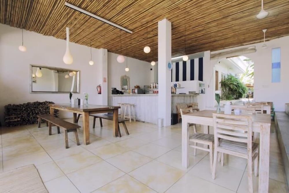 The Island Hotel Bali - Hostel