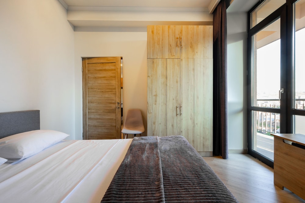 Apartments by Luxe Group DE114