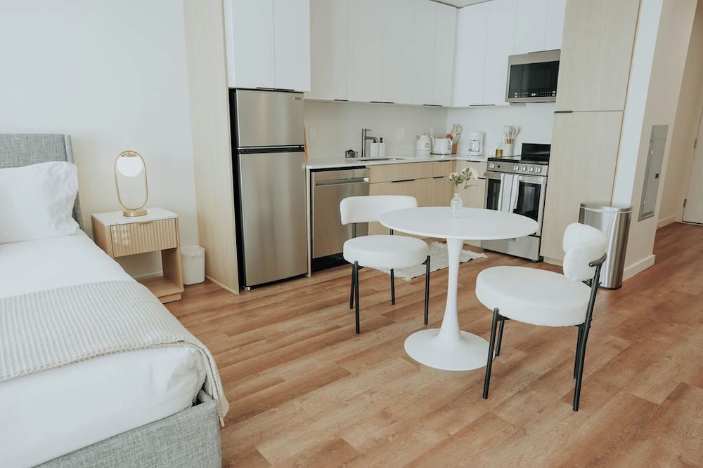 NEW Minimalist & Clean Apt in Downtown SLC
