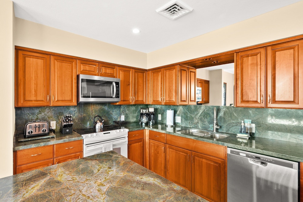 Makena Surf G-201 - Corner Unit With Amazing Views, Pools, Pickleball & Peloton