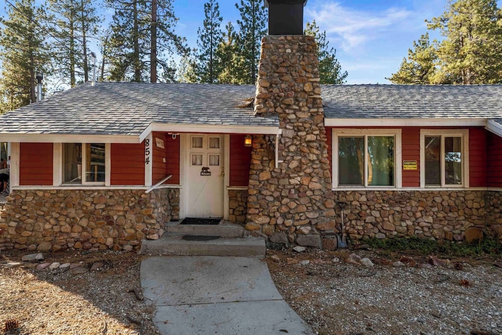 The Red Cabin - Cozy Cottage