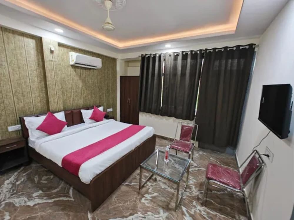 Fabhotel Uday