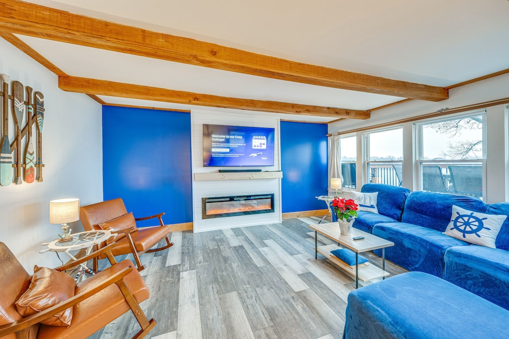 Waterfront Fox Lake Vacation Rental w/ Fire Pit! - Property Image 29