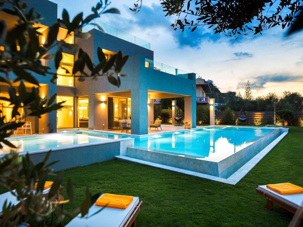 Villa in Platanias Near Seabeach & Village view 5