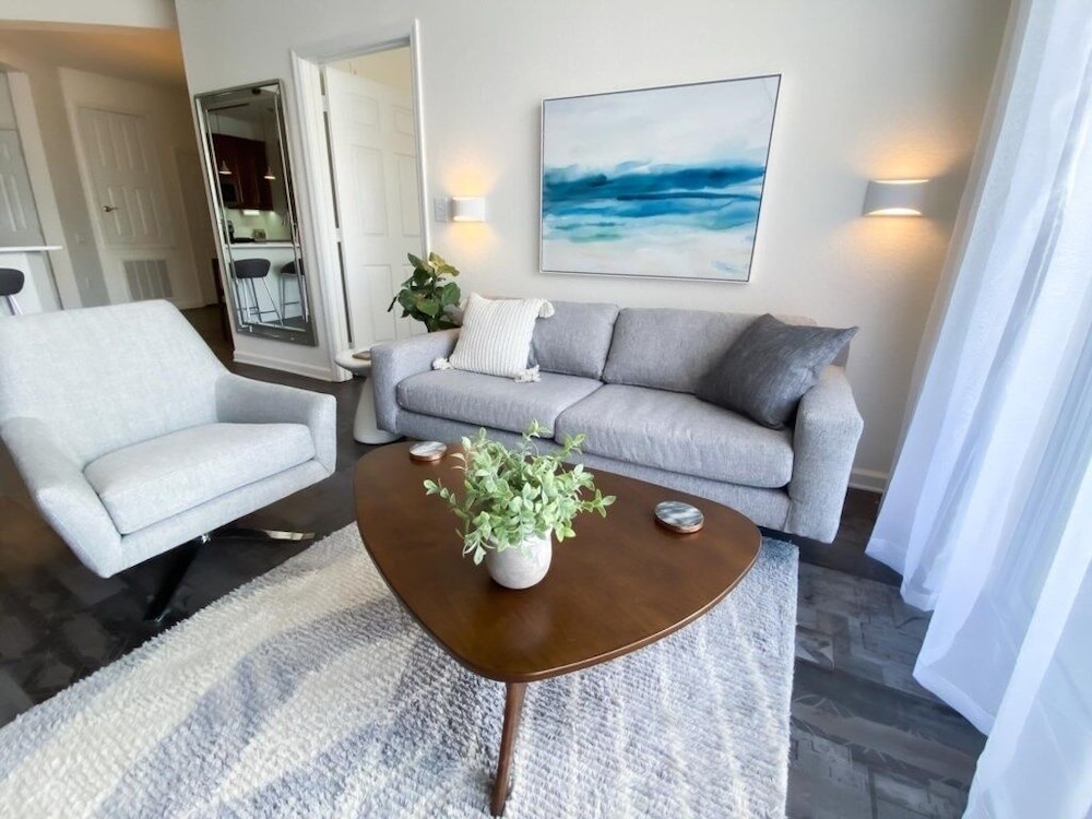Fountain View. New! 3 Bedroom Condo by RedAwning