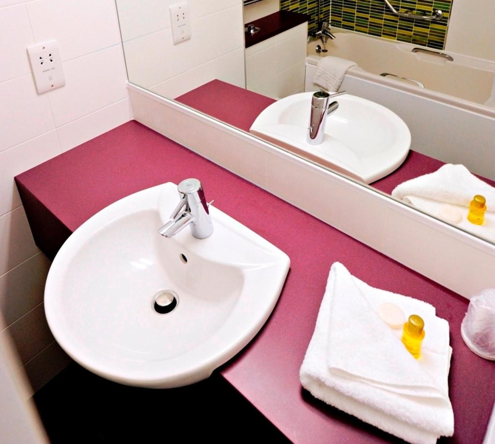 Loughborough Vacations - The Link Hotel Loughborough - Property Image 3