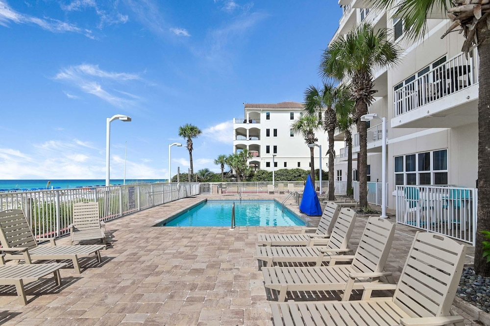Inn at Crystal Beach 611