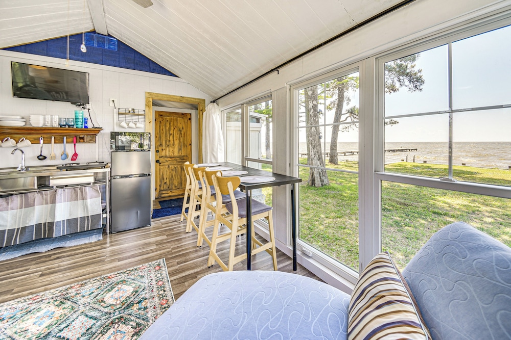 Tiny House w/ Big Views: Cabin in Shiloh!