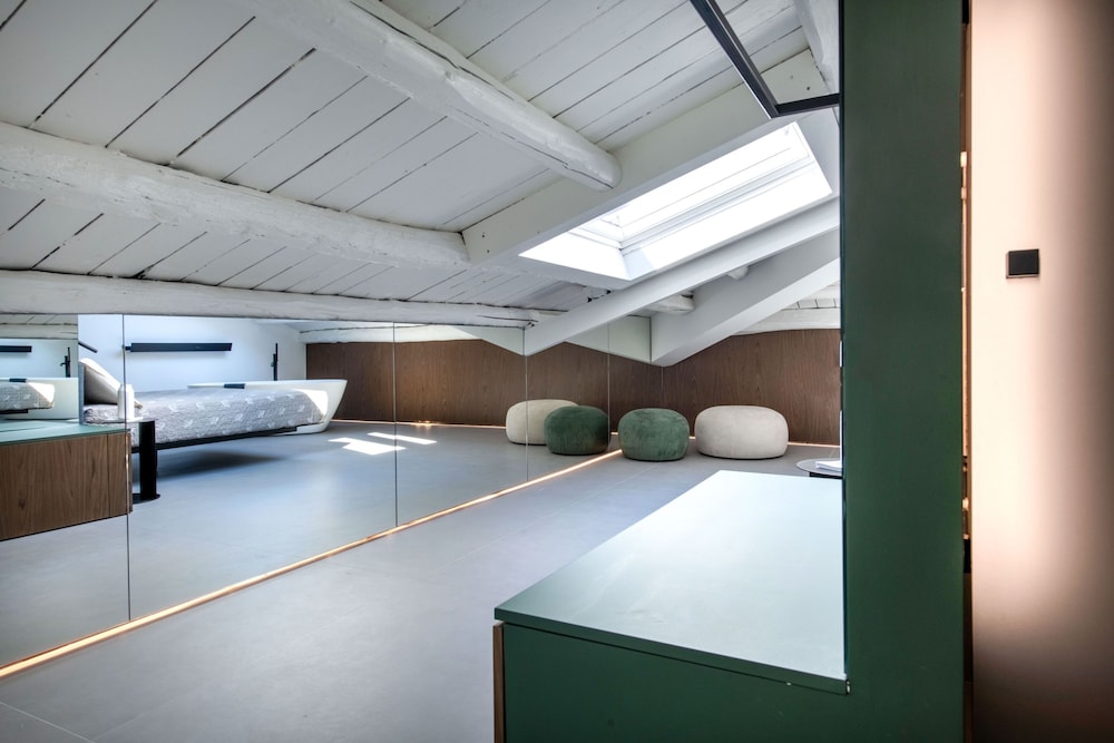 Settimo Apartment With Terrace by Wonderful Italy