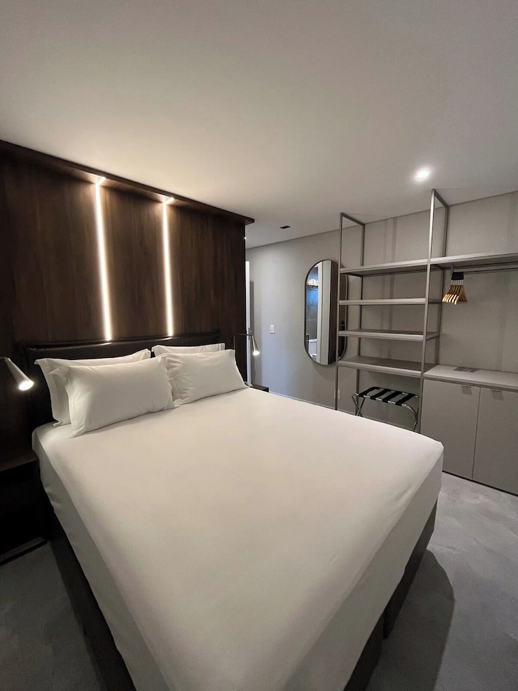 Luxury Stay Steps from Praia Brava