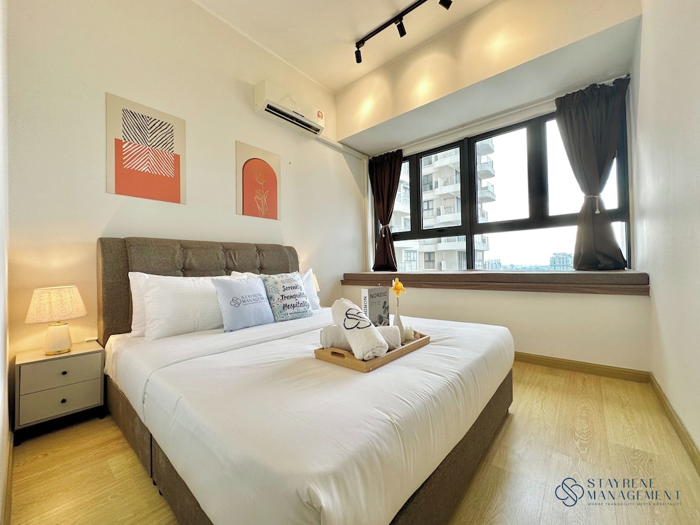 Country Garden Danga Bay Sea View Homestay by Stayrene